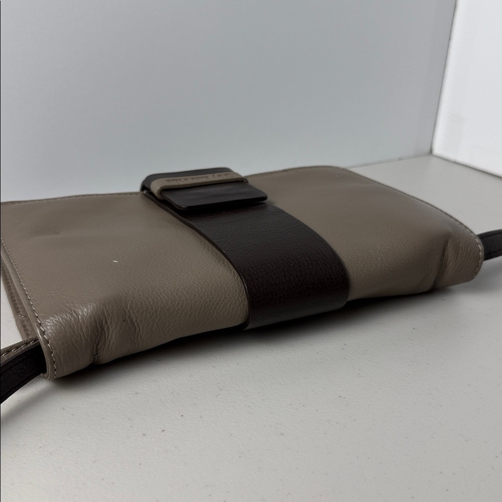 Guy Laroche Designer Leather Crossbody Bag Beige‑Grey and Dark Brown - Picture 5 of 16